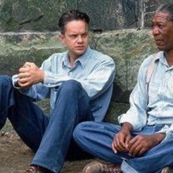 Skuespillerne Morgan Freeman og Tim Robbins i filmen 'En verden udenfor'