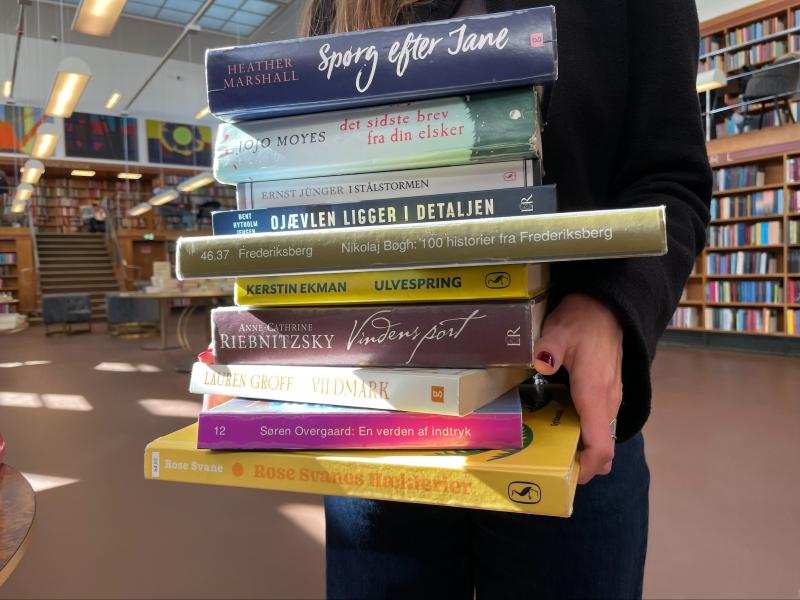 Bogstak i biblioteksrummet